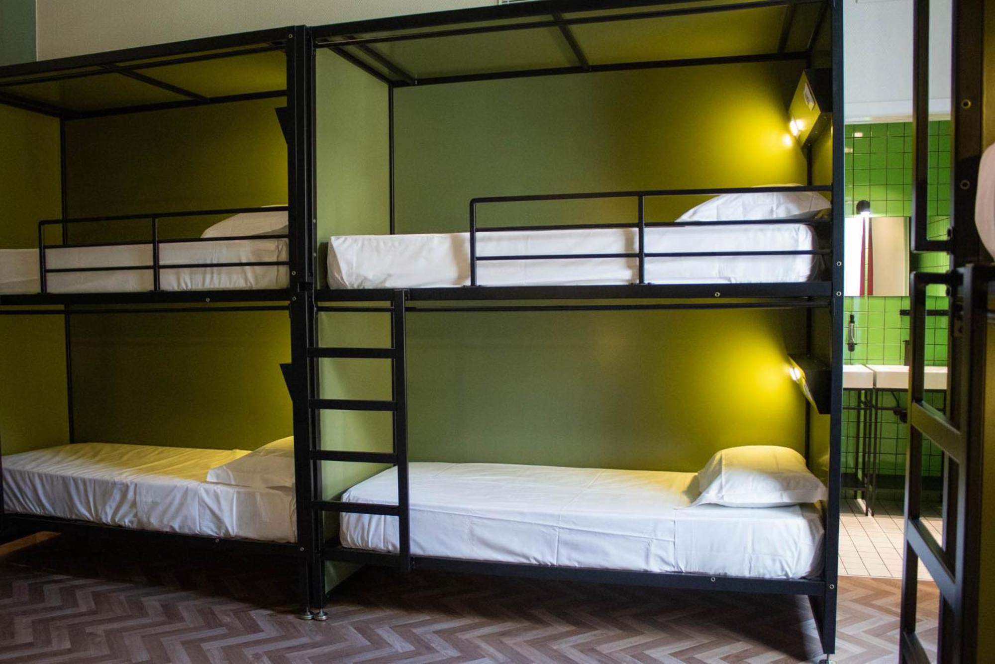 Bed 6-Bed Female Dormitory Room