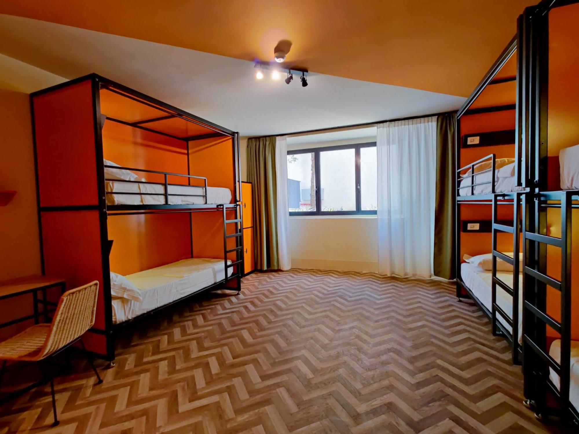 Bed op een Vrouwenslaapzaal met 6 Bedden