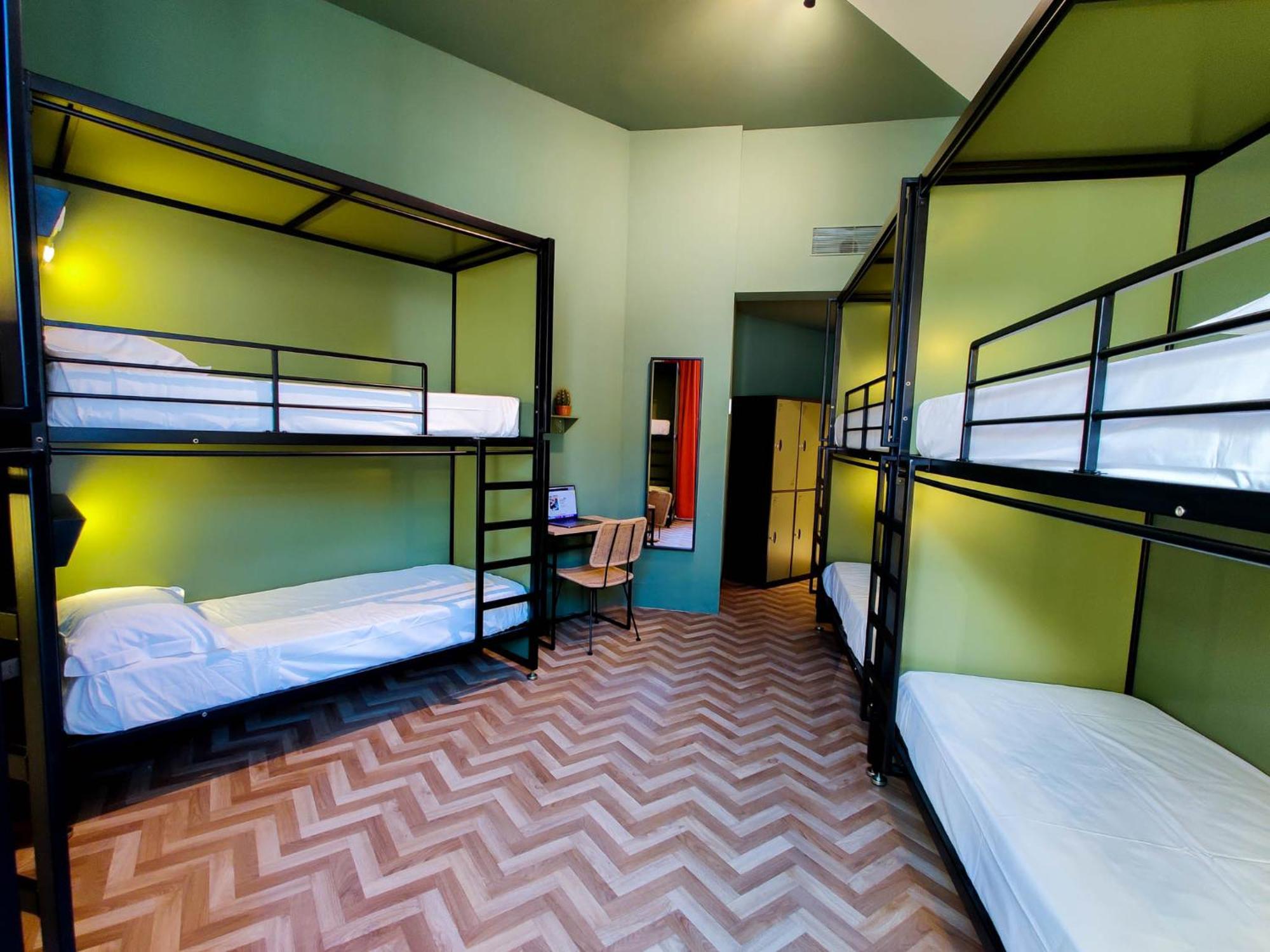 Bed 6-Bed Female Dormitory Room